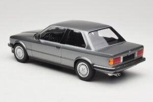 BMW 323i E30 Grey Metallic Minichamps 1:18 155026006 Metal — zdjęcie 5 z 6