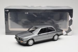 BMW 323i E30 Grey Metallic Minichamps 1:18 155026006 Metal — zdjęcie 6 z 6