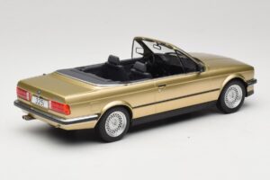 BMW 325i E30 Kabriolet Beżowy MCG 1:18 MCG18544 Metal — zdjęcie 2 z 6