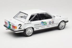 BMW 325i E30 #2 O. Manthey Vogelsang Automobile 3rd Place Eifel Race DTM 1986 Minichamps 1:18 155862602 Metal — zdjęcie 2 z 6