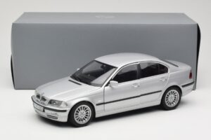 BMW 330i E46 Srebrny UT 1:18 80430302328 Metal — zdjęcie 8 z 8