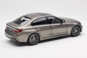 BMW 330i G20 Srebrny Norev 1:18 183275 Metal — zdjęcie 3 z 8