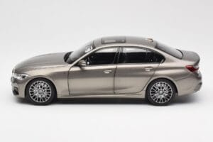 BMW 330i G20 Srebrny Norev 1:18 183275 Metal — zdjęcie 4 z 8