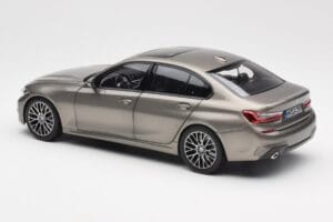 BMW 330i G20 Srebrny Norev 1:18 183275 Metal — zdjęcie 7 z 8
