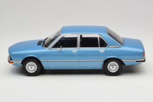 BMW 5 Series E12 Niebieski MCG 1:18 MCG18541 Metal — zdjęcie 3 z 6