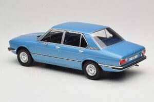 BMW 5 Series E12 Niebieski MCG 1:18 MCG18541 Metal — zdjęcie 5 z 6