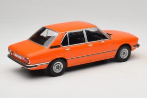 BMW 5 Series E12 Pomarańczowy MCG 1:18 MCG18540 Metal — zdjęcie 2 z 6