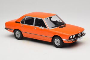 BMW 5 Series E12 Pomarańczowy MCG 1:18 MCG18540 Metal — zdjęcie 4 z 6