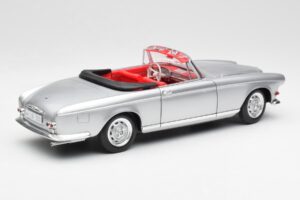 BMW 503 Srebrny Revell 1:18 18787 Metal — zdjęcie 3 z 8
