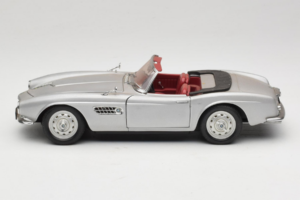 BMW 507 Kabriolet Srebrny Revell 1:18 8829 Metal — zdjęcie 4 z 8