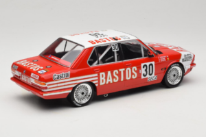 BMW 528i E28 #30 D. Quester / A. Hahne / E. Joosen 24 Hours of Spa Winner 1982 IXO 1:18 18RMC182A Metal — zdjęcie 2 z 6
