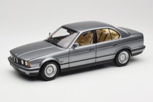 BMW 535i E34 Szary Metallic Minichamps 1:18 100024008 Metal