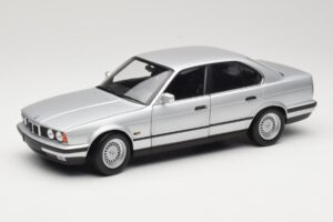 BMW 535i E34 Srebrny Minichamps 1:18 100024005 Metal