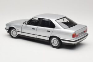 BMW 535i E34 Srebrny Minichamps 1:18 100024005 Metal — zdjęcie 7 z 8