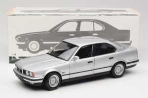 BMW 535i E34 Srebrny Minichamps 1:18 100024005 Metal — zdjęcie 8 z 8