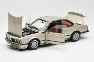 BMW 635 CSi E24 Bronzit Beige Metallic AUTOart 1:18 70523 Metal — zdjęcie 2 z 8