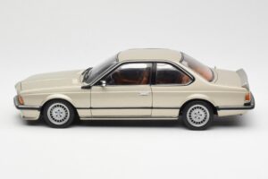 BMW 635 CSi E24 Bronzit Beige Metallic AUTOart 1:18 70523 Metal — zdjęcie 4 z 8