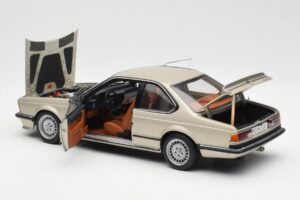 BMW 635 CSi E24 Bronzit Beige Metallic AUTOart 1:18 70523 Metal — zdjęcie 5 z 8