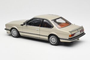 BMW 635 CSi E24 Bronzit Beige Metallic AUTOart 1:18 70523 Metal — zdjęcie 7 z 8