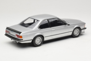 BMW 635 CSi E24 Srebrny Minichamps 1:18 155028107 Metal — zdjęcie 2 z 6