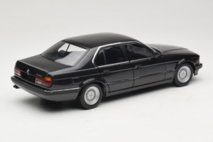BMW 730i E32 Black Metallic Minichamps 1:18 100023002 Metal — zdjęcie 3 z 8