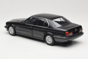 BMW 730i E32 Black Metallic Minichamps 1:18 100023002 Metal — zdjęcie 7 z 8