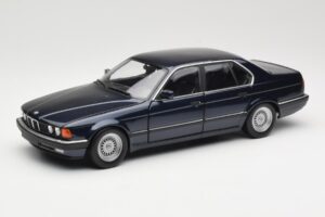 BMW 730i E32 Niebieski Metallic Minichamps 1:18 100023006 Metal