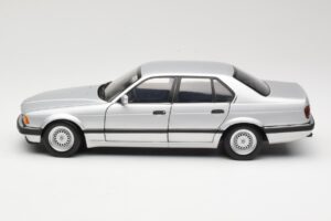 BMW 730i E32 Srebrny Minichamps 1:18 100023000 Metal — zdjęcie 4 z 8