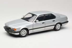 BMW 730i E32 Srebrny Minichamps 1:18 100023000 Metal