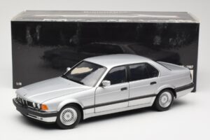 BMW 730i E32 Srebrny Minichamps 1:18 100023000 Metal — zdjęcie 8 z 8
