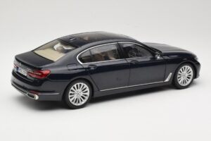BMW 750Li F02 Imperial Blue Paragon 1:18 80432405586 Metal — zdjęcie 3 z 8