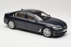 BMW 750Li F02 Imperial Blue Paragon 1:18 80432405586 Metal — zdjęcie 6 z 8