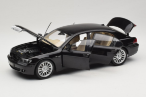 BMW 760Li E66 Individual Czarny Kyosho 1:18 08573RB Metal — zdjęcie 2 z 8
