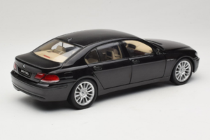 BMW 760Li E66 Individual Czarny Kyosho 1:18 08573RB Metal — zdjęcie 3 z 8