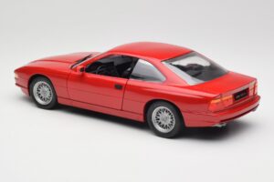 BMW 850Ci E31 Brilliant Red Revell 1:18 8827 Metal — zdjęcie 7 z 8