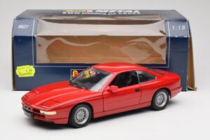BMW 850Ci E31 Brilliant Red Revell 1:18 8827 Metal — zdjęcie 8 z 8