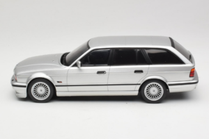 BMW Alpina B10 E34 4.6 Touring Srebrny MCG 1:18 MCG18332MCW Metal — zdjęcie 3 z 6