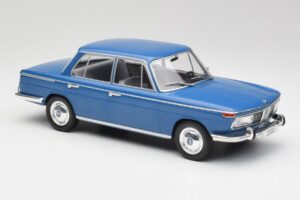 BMW 2000 Tilux E120 Caribe Niebieski MCG 1:18 MCG18291 Metal — zdjęcie 4 z 6
