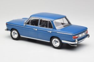 BMW 2000 Tilux E120 Caribe Niebieski MCG 1:18 MCG18291 Metal — zdjęcie 5 z 6