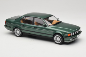 BMW Alpina B11 E32 3.5 Metallic Green MCG 1:18 MCG18233 Metal — zdjęcie 4 z 6