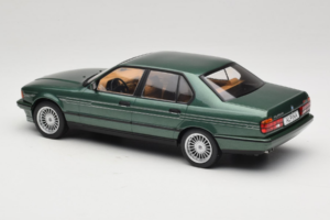 BMW Alpina B11 E32 3.5 Metallic Green MCG 1:18 MCG18233 Metal — zdjęcie 5 z 6