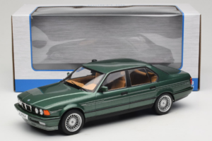 BMW Alpina B11 E32 3.5 Metallic Green MCG 1:18 MCG18233 Metal — zdjęcie 6 z 6