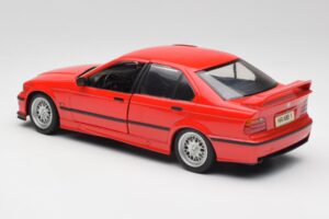 BMW 318is E36 Czerwony UT Models 1:18 180024302 Metal — zdjęcie 7 z 8