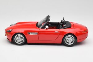 BMW Z8 E52 Roadster Jaskrawy Czerwony Bburago 1:18 12032 Metal — zdjęcie 4 z 8