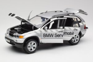 BMW X5 E53 3.0d Service Mobil Kyosho 1:18 80430305646 Metal — zdjęcie 2 z 8
