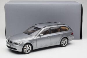 BMW 545i E61 Touring Jasnoszary Kyosho 1:18 80430308414 Metal — zdjęcie 8 z 8