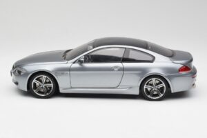 BMW M6 E63 Silver Szary Kyosho 1:18 08703GR Metal — zdjęcie 4 z 8
