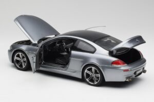 BMW M6 E63 Silver Szary Kyosho 1:18 08703GR Metal — zdjęcie 5 z 8