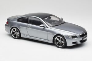 BMW M6 E63 Silver Szary Kyosho 1:18 08703GR Metal — zdjęcie 6 z 8
