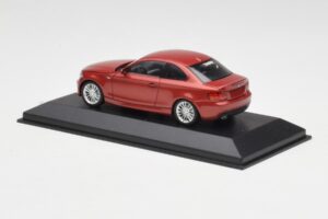 BMW 1M E82 Pomarańczowy Minichamps 1:43 413020023 Metal — zdjęcie 3 z 5